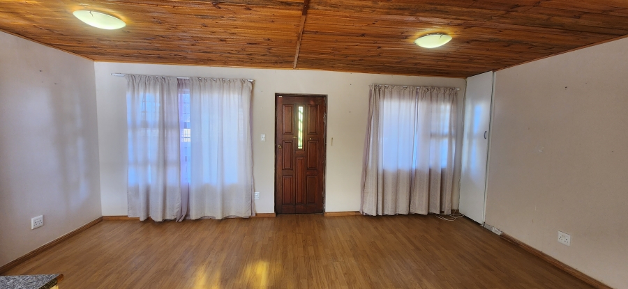 5 Bedroom Property for Sale in Dana Bay Western Cape